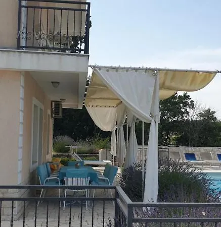 Kika's Case de vacanță Krizisce