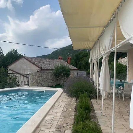 Holiday home Kika's