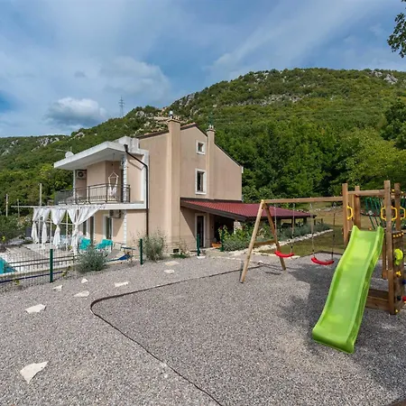 Holiday home Kika's Krizisce