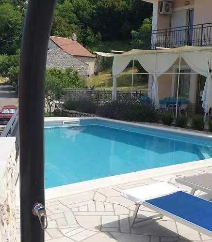 Kika's Semesterbostad Krizisce